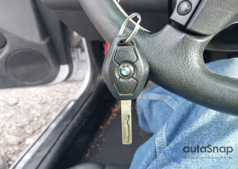 2005 BMW 325It from USA, damaged, VIN WBAEN33405EZ15736